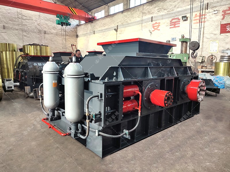 石料廠破碎機(jī)-砂石料生產(chǎn)設(shè)備-石料粉碎機(jī)器價格