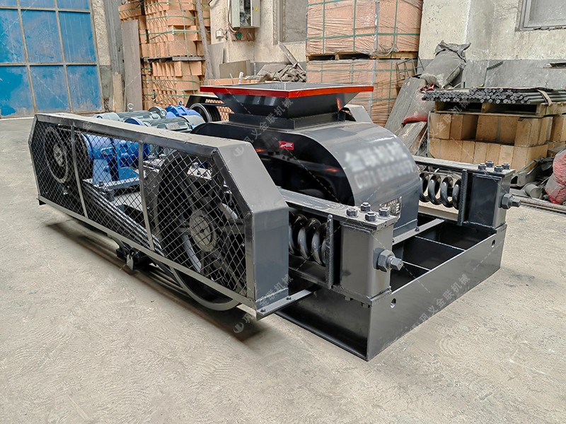 雙齒輥破碎機在破碎大塊難碎物料時，如何確保破碎效果？